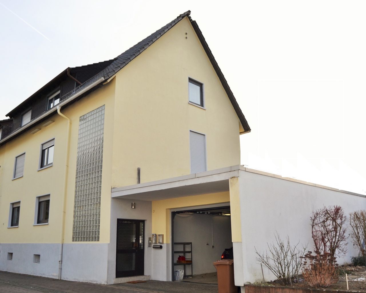 Kindsbach: * Solides Zweifamilienhaus in ruhiger Seitenstraße  Kindsbach: * Solides Zweifamilienhaus in ruhiger Seitenstraße