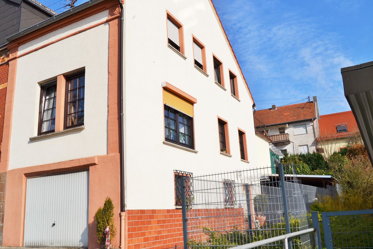 Frankenholz - Bexbach: * Gepflegtes kleines Einfamilienhaus in ruhiger Seitenstraße  Frankenholz - Bexbach: * Gepflegtes kleines Einfamilienhaus in ruhiger Seitenstraße
