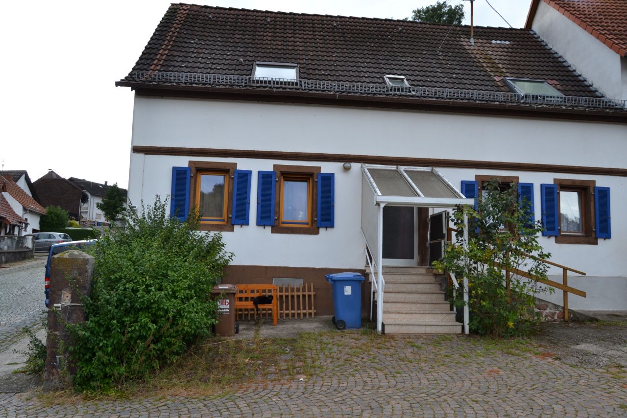 Mittelbrunn: Solides Einfamilienhaus in Idyllischer Umgebung  Mittelbrunn: Solides Einfamilienhaus in Idyllischer Umgebung