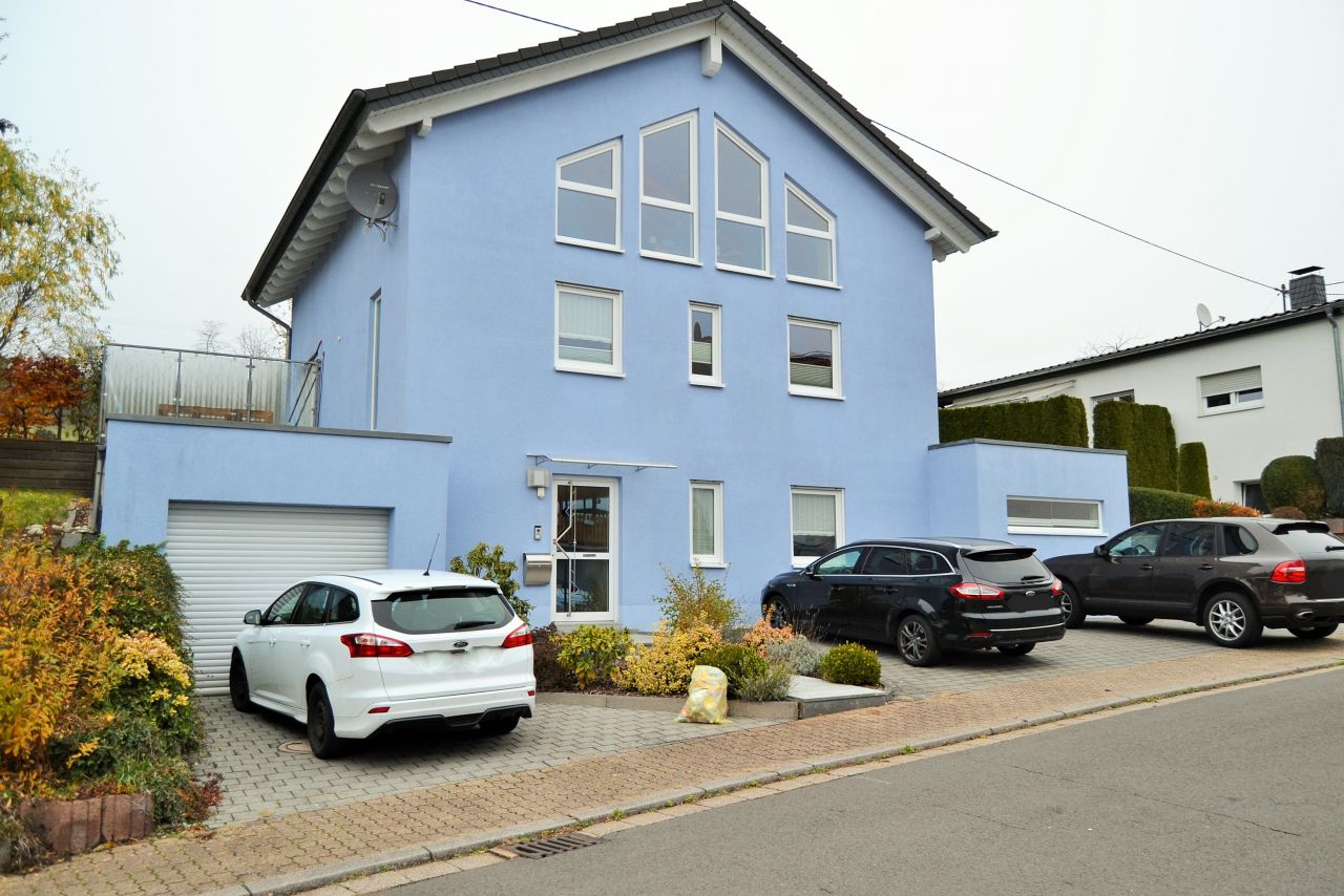 Welschbach-Illingen: * Freistehendes Einfamilienhaus mit überraschender Innenarchitektur in Welschbach-Illingen  Welschbach-Illingen: * Freistehendes Einfamilienhaus mit überraschender Innenarchitektur in Welschbach-Illingen