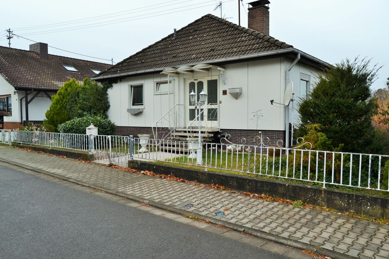Enkenbach-Alsenborn: *Freistehendes Einfamilienhaus wartet auf seinen Innenausbau  Enkenbach-Alsenborn: *Freistehendes Einfamilienhaus wartet auf seinen Innenausbau