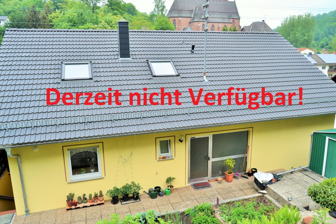 Obernheim-Kirchenarnbach: * Gepflegtes freistehendes Zweifamilienhaus mit viel Wohnraum sucht neue Familie  Obernheim-Kirchenarnbach: * Gepflegtes freistehendes Zweifamilienhaus mit viel Wohnraum sucht neue Familie