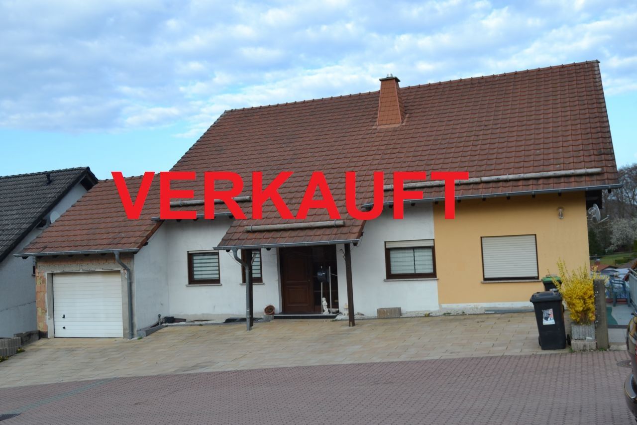 Freisen: VERKAUFT  Großzügiges freistehendes 1-3 Familienhaus in ruhiger Lage  Freisen: VERKAUFT  Großzügiges freistehendes 1-3 Familienhaus in ruhiger Lage
