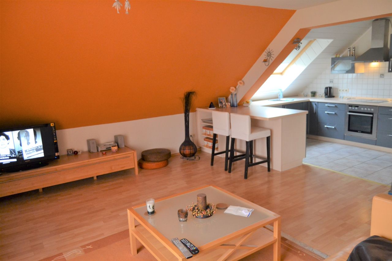 Homburg: Top gepflegte Maisonette-Wohnung in 4 Parteien Haus- Ideal für Alleinstehende oder Paare  Homburg: Top gepflegte Maisonette-Wohnung in 4 Parteien Haus- Ideal für Alleinstehende oder Paare