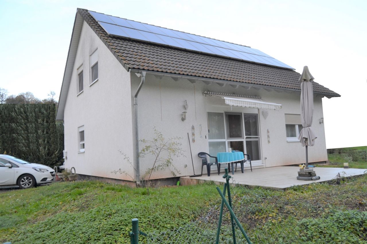 Reichenbach-Steegen: Freistehendes Einfamilienhaus in kinderfreundlicher Lage  Reichenbach-Steegen: Freistehendes Einfamilienhaus in kinderfreundlicher Lage