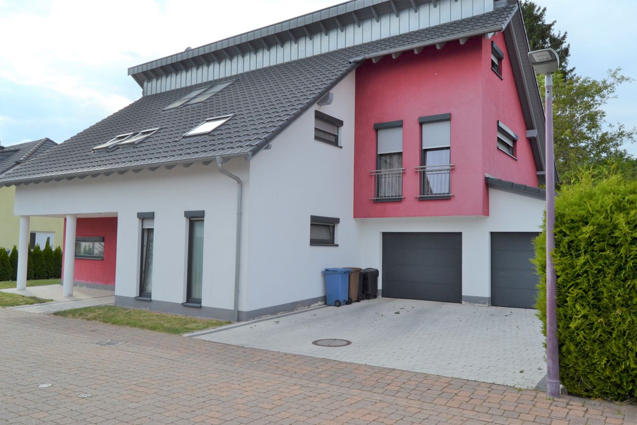 Bruchmühlbach- Miesau: Großzügiges und Top gepflegtes Einfamilienhaus in Kinderfreundlicher Lage  Bruchmühlbach- Miesau: Großzügiges und Top gepflegtes Einfamilienhaus in Kinderfreundlicher Lage