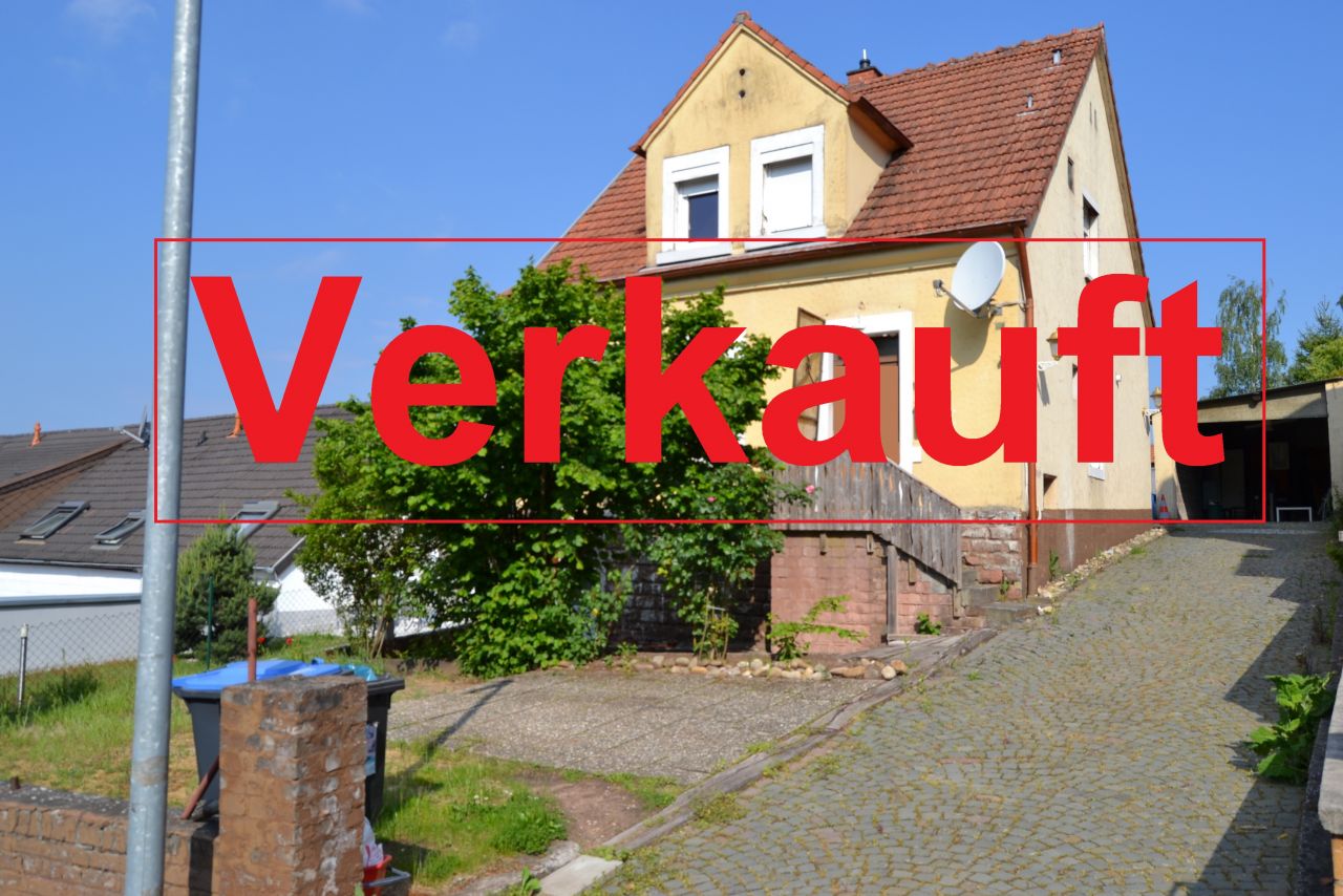 Homburg- Einöd: Wahre Schönheit kommt von Innen - Gemütliches kleines Einfamilienhaus in zentraler Lage  Homburg- Einöd: Wahre Schönheit kommt von Innen - Gemütliches kleines Einfamilienhaus in zentraler Lage