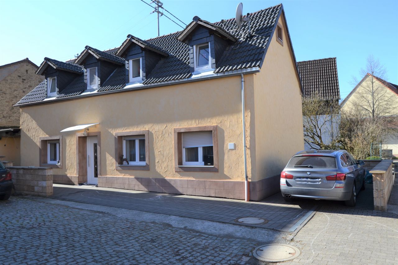 Herchweiler: Freistehendes Einfamilienhaus, vollständig saniert - sucht neue Familie  Herchweiler: Freistehendes Einfamilienhaus, vollständig saniert - sucht neue Familie