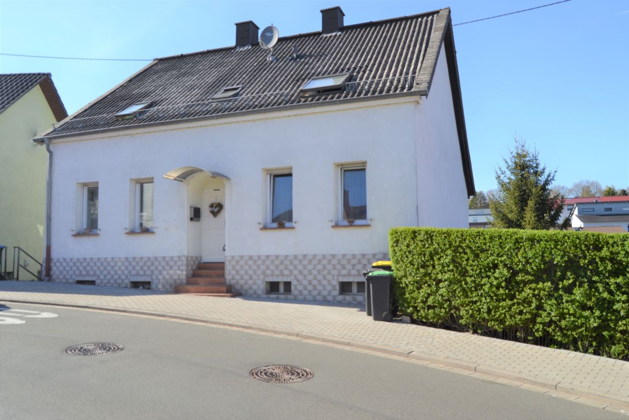 Neunkirchen: NK-Wellesweiler Freistehendes Einfamilienhaus mit Einliegerwohnung in zentraler Lage  Neunkirchen: NK-Wellesweiler Freistehendes Einfamilienhaus mit Einliegerwohnung in zentraler Lage