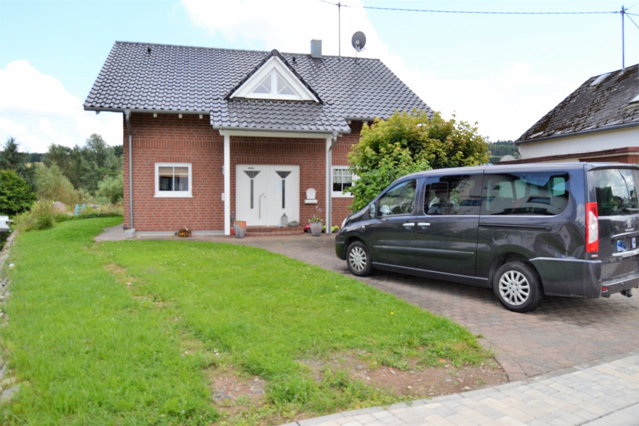 Gusenburg: * Repräsentatives Einfamilienhaus mit ausgebautem Wohnraum im Untergeschoss sucht neue Familie für das gemeinsame Glück  Gusenburg: * Repräsentatives Einfamilienhaus mit ausgebautem Wohnraum im Untergeschoss sucht neue Familie für das gemeinsame Glück