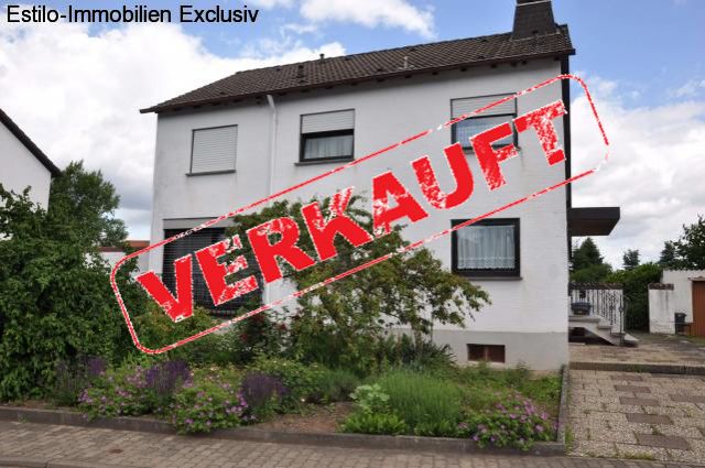 Bruchmühlbach-Miesau: Ein- / Zweifamilienhaus mit ELW,ca. 280 m² Wohnfläche auf einem ca. 730m² großen Grundstück mit traumhaftem Garten  Bruchmühlbach-Miesau: Ein- / Zweifamilienhaus mit ELW,ca. 280 m² Wohnfläche auf einem ca. 730m² großen Grundstück mit traumhaftem Garten