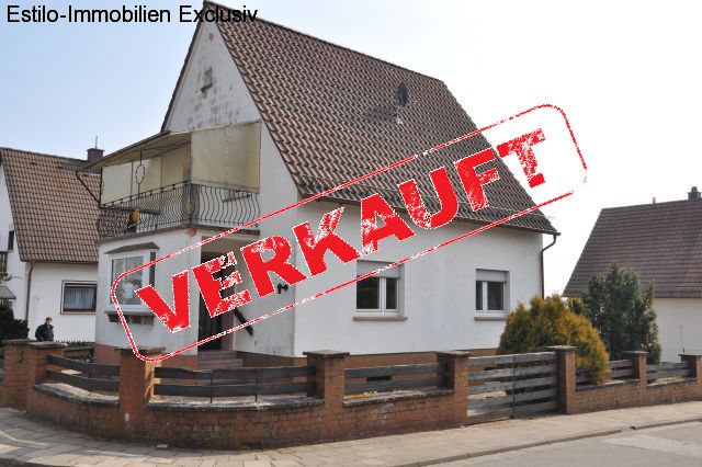 Mackenbach: Einfamilienhaus mit Doppelgarage auf einem schönem Eckgrundstück, in ruhiger Wohnlage  Mackenbach: Einfamilienhaus mit Doppelgarage auf einem schönem Eckgrundstück, in ruhiger Wohnlage