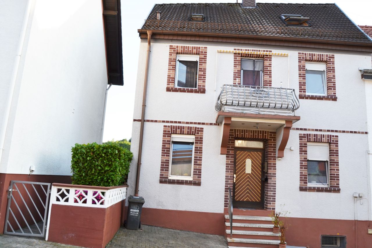 Bann:  Es ist größer als man denkt - Solides Einfamilienhaus für die ganze Familie  Bann:  Es ist größer als man denkt - Solides Einfamilienhaus für die ganze Familie