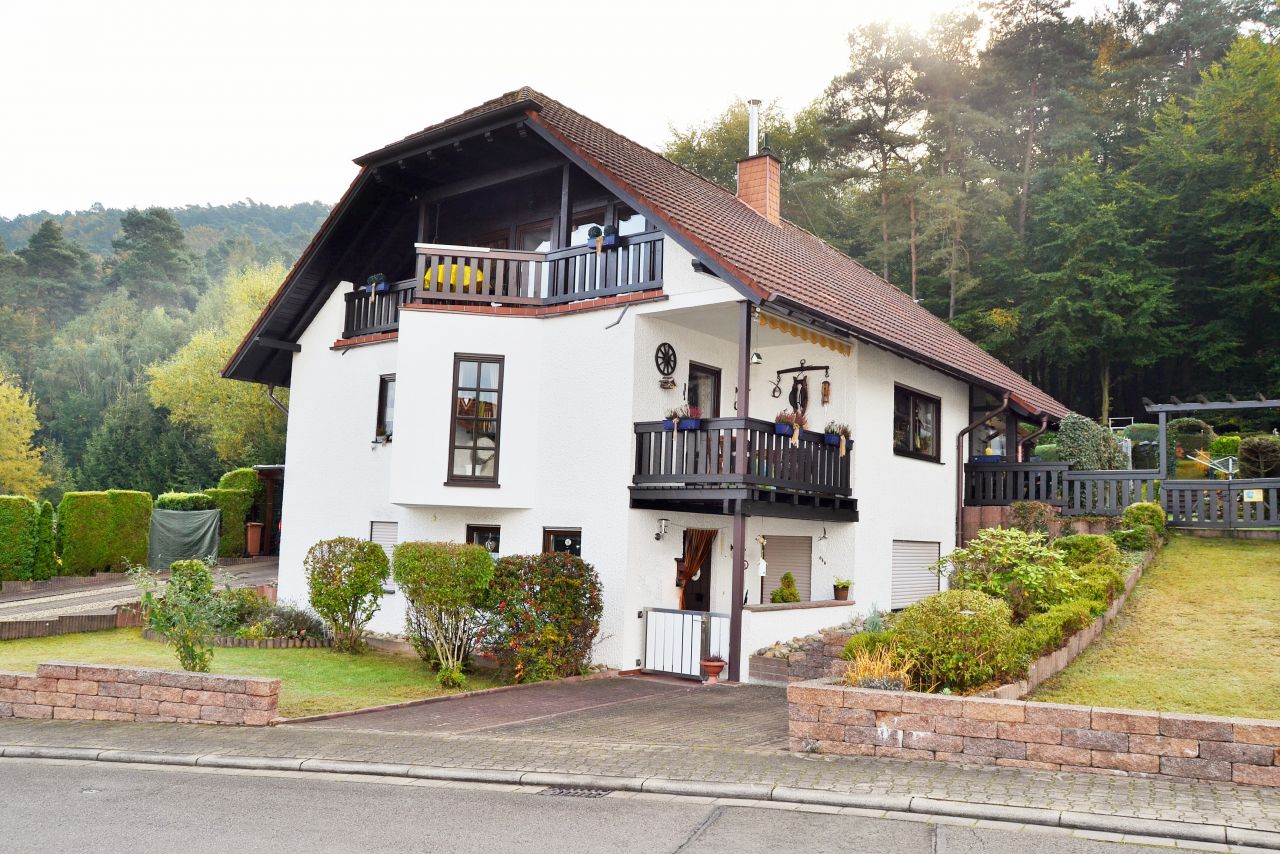 Bruchmühlbach-Miesau: Ein Traum wird wahr - Wunderschönes Einfamilienhaus im Landhausstil - Waldrand Lage  Bruchmühlbach-Miesau: Ein Traum wird wahr - Wunderschönes Einfamilienhaus im Landhausstil - Waldrand Lage