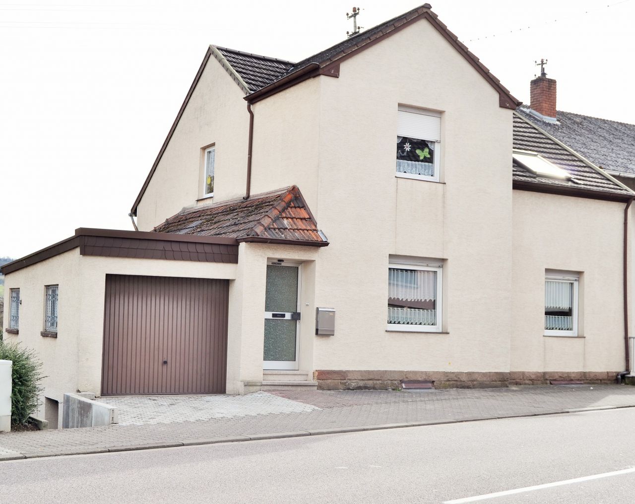 Heusweiler: Gepflegtes Einfamilienhaus mit sehr großem wunderschönem Garten  Heusweiler: Gepflegtes Einfamilienhaus mit sehr großem wunderschönem Garten