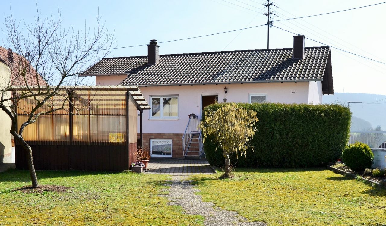 Rehweiler: * Gepflegtes Einfamilienhaus mit Einliegerwohnung in ruhiger Lage  Rehweiler: * Gepflegtes Einfamilienhaus mit Einliegerwohnung in ruhiger Lage