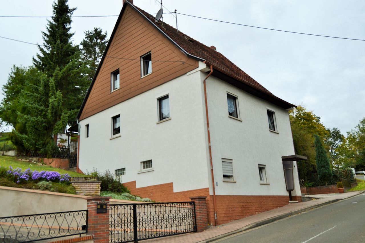 Bosenbach: * Solides Einfamilienhaus für den kleinen Geldbeutel  Bosenbach: * Solides Einfamilienhaus für den kleinen Geldbeutel