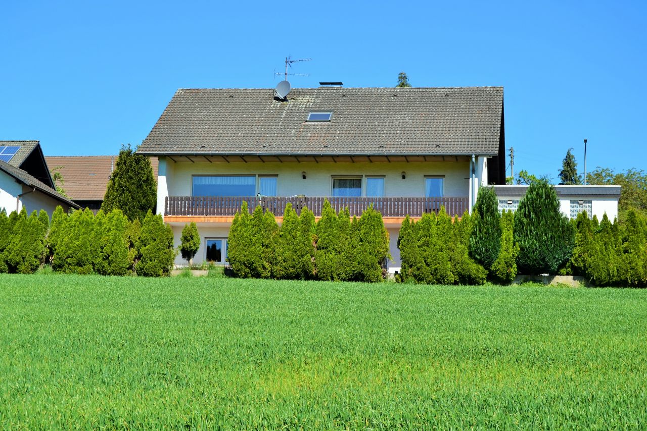 Neunkirchen am Potzberg: * Sehr gepflegte Immobilie im Grünen-perfekt für Großfamilien oder als Mehrgenerationenhaus  Neunkirchen am Potzberg: * Sehr gepflegte Immobilie im Grünen-perfekt für Großfamilien oder als Mehrgenerationenhaus