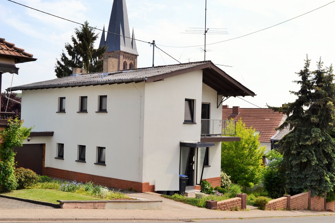 Landsweiler-Reden: * Freistehendes Einfamilienhaus, teilweise Innen im Rohbau sucht Handwerklich begabte Familie  Landsweiler-Reden: * Freistehendes Einfamilienhaus, teilweise Innen im Rohbau sucht Handwerklich begabte Familie