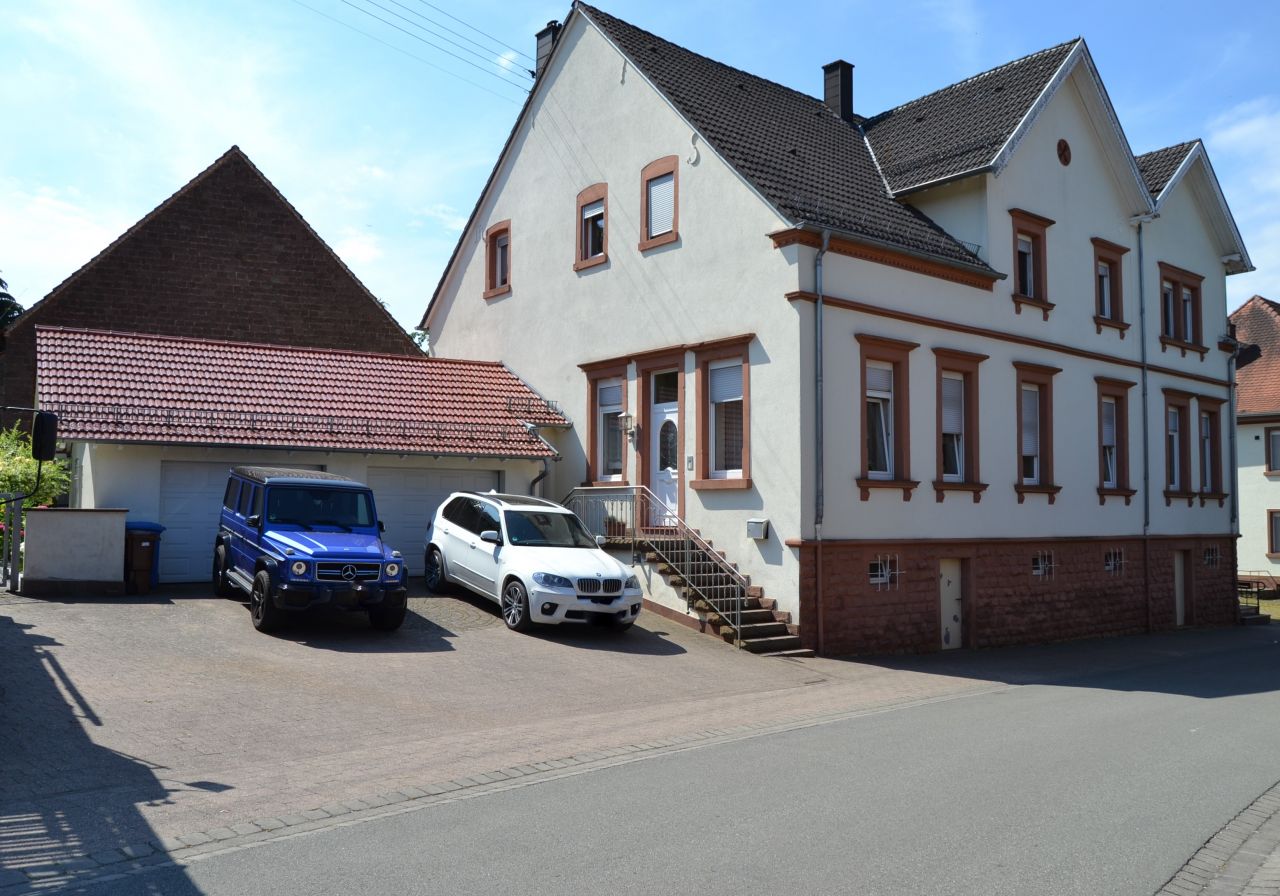 Höheinöd: We are Family -  Perfekt für Großfamilien - Beeindruckendes und Freistehendes Einfamilienhaus mit tollem Garten   Höheinöd: We are Family -  Perfekt für Großfamilien - Beeindruckendes und Freistehendes Einfamilienhaus mit tollem Garten