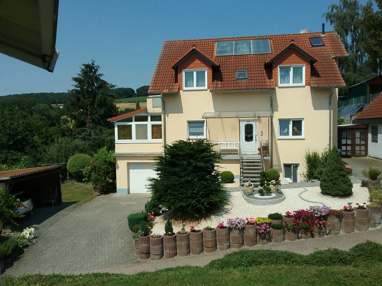 Kollweiler: Großzügiges und sehr gepflegtes Zweifamilienhaus mit Einliegerwohnung  Kollweiler: Großzügiges und sehr gepflegtes Zweifamilienhaus mit Einliegerwohnung