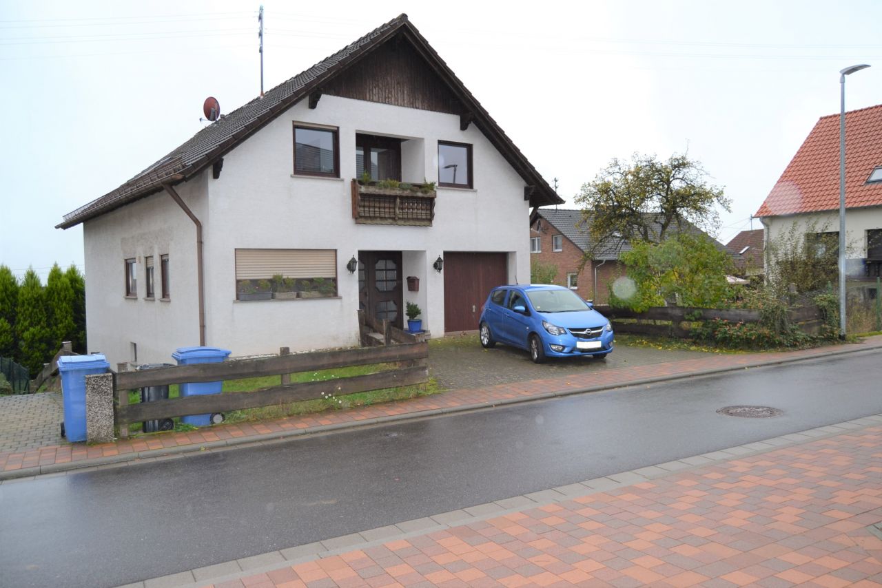 Martinshöhe: Freistehendes Einfamilienhaus inklusive voll erschlossenem Baugrundstück  Martinshöhe: Freistehendes Einfamilienhaus inklusive voll erschlossenem Baugrundstück
