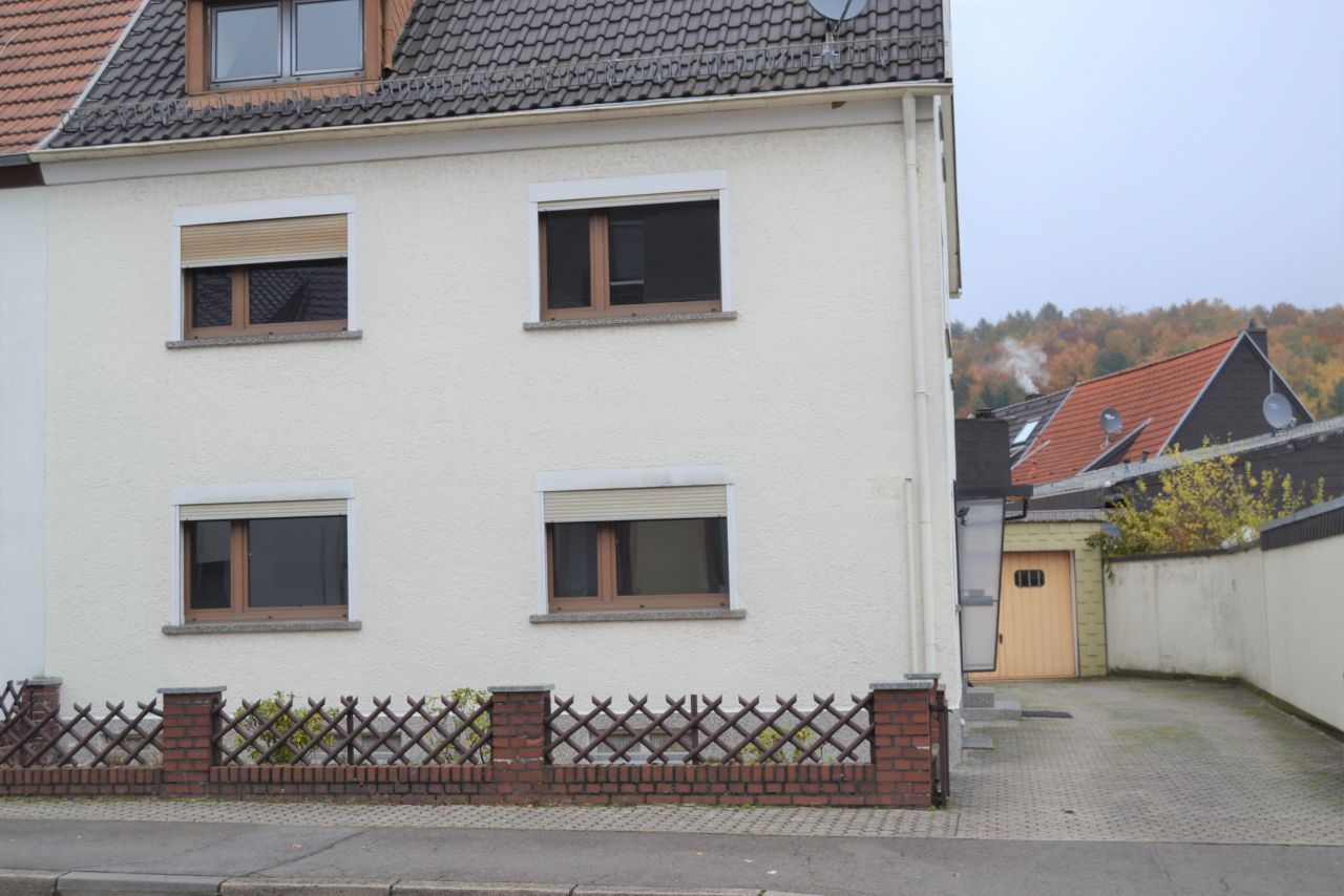 Spiesen-Elversberg: *Komplett Renoviertes Ein-/Zweifamilienhaus sucht neue Familie  Spiesen-Elversberg: *Komplett Renoviertes Ein-/Zweifamilienhaus sucht neue Familie