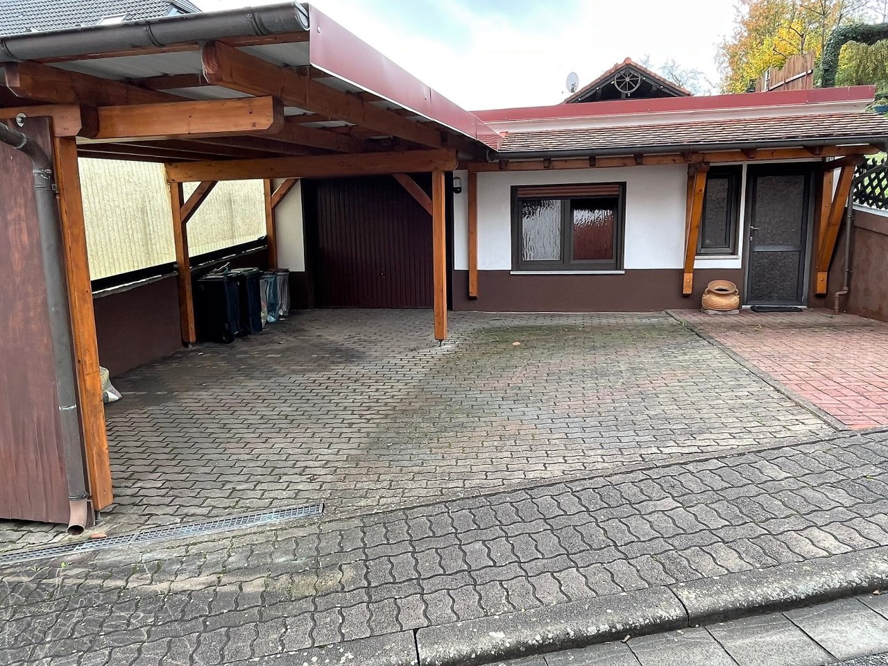 Ansicht Wochenendhaus+ Carport und Garage